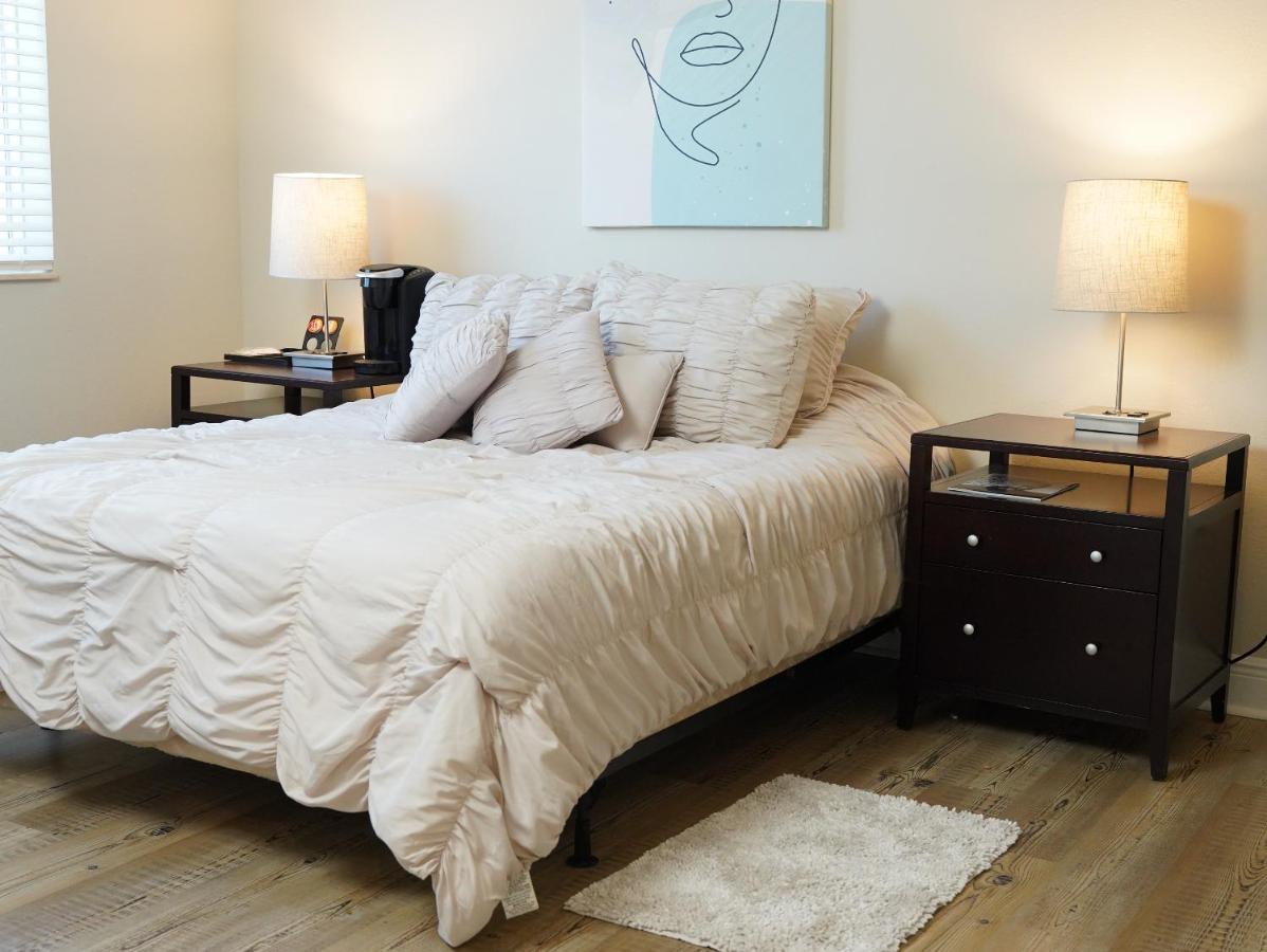 Luxury Private Beach Water-Side Ocean Baby Escape!! Appartamento Pompano Beach Esterno foto